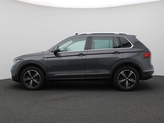 Volkswagen TIGUAN 1.4 TSI Elegance eHybrid 245PK DSG Pano-Schuifdak, Trekhaak, Matrix Led, Adaptive Cruise Control, 360gr. Camera, Keyless, Side Assist, Elek. Bedienbare Achterklep, 18" LM Velgen
