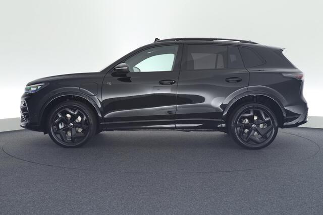 Volkswagen TIGUAN 1.5 272pk eHybrid R-Line Edition Black Style Trekhaak Camera Panoramadak Stoelverwarming Massage Carplay