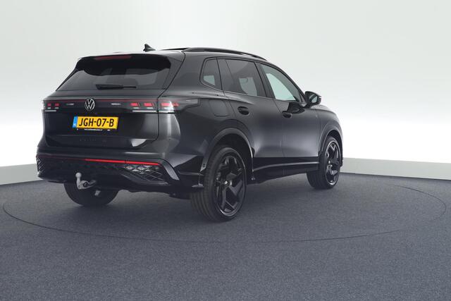 Volkswagen TIGUAN 1.5 272pk eHybrid R-Line Edition Black Style Trekhaak Camera Panoramadak Stoelverwarming Massage Carplay