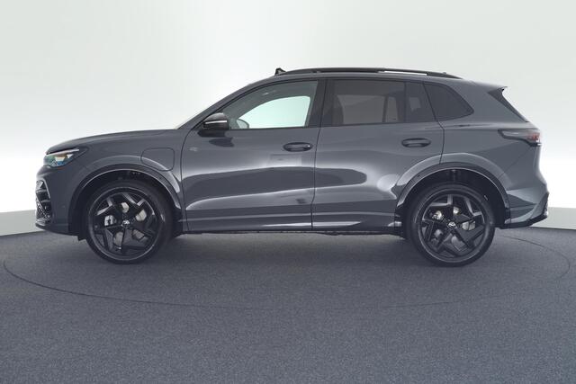 Volkswagen TIGUAN 1.5 272pk eHybrid R-Line Edition Black Style Trekhaak Camera Panoramadak Stoelverwarming Massage Carplay