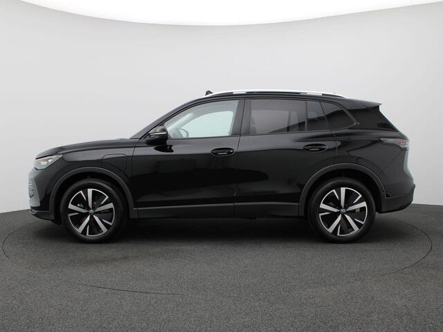 Volkswagen TIGUAN 1.5 eHybrid Life Edition 204PK DSG Adaptieve Cruise Controle, Achteruitrijcamera, Stoel-Stuurverwarming, Keyless, Navi via Apple Carplay/Android Auto, Side Assist, Trekhaak, 19" LM Velgen
