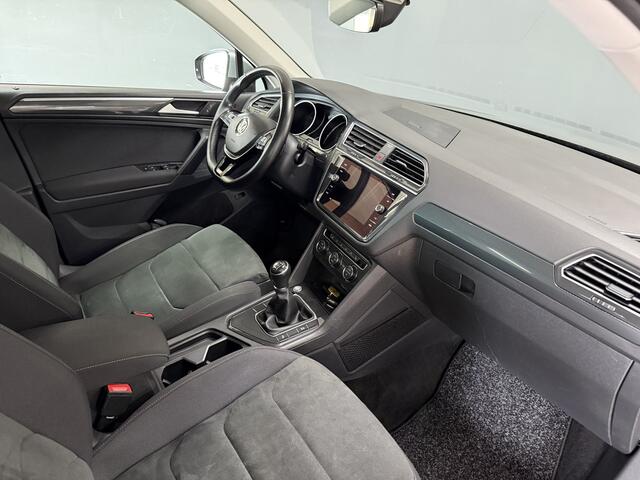 Volkswagen TIGUAN 1.5 TSI Comfortline Business | Elektr. Trekhaak | Carplay | Massage