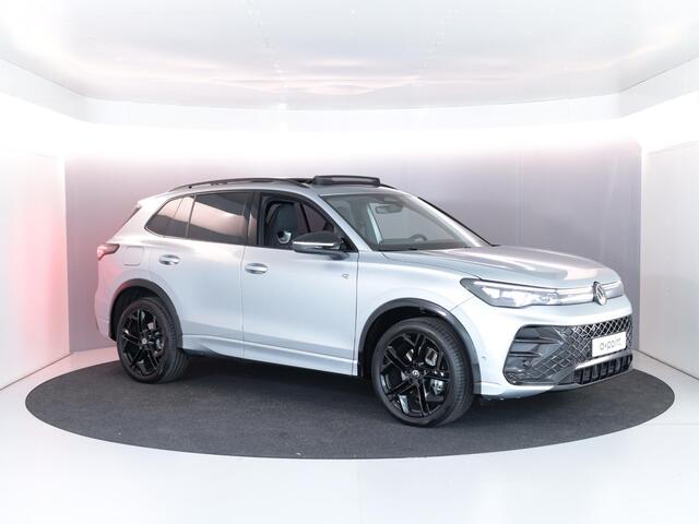 Volkswagen TIGUAN 1.5 eHybrid R-Line Edition 204 PK PHEV | Verlengde garantie | Panorama dak | Trekhaak | Black Style | Stoel - en stuurverwarming |