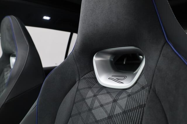 Volkswagen TIGUAN 1.5 eHybrid R-Line Black Style | Pano | Massage | Adapt. Cruise | IQ. Light | Camera | Keyless | CarPlay