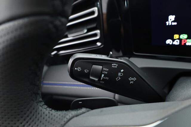 Volkswagen TIGUAN 1.5 eHybrid R-Line Black Style | Pano | Massage | Adapt. Cruise | IQ. Light | Camera | Keyless | CarPlay
