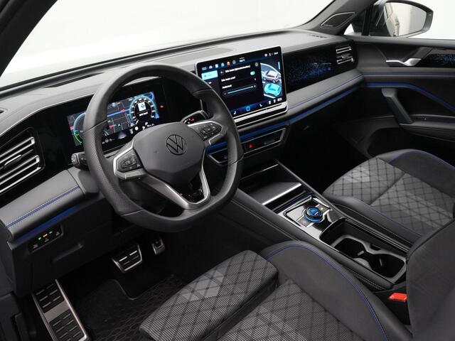 Volkswagen TIGUAN 1.5 eHybrid 272 pk R-Line Edition | 360° camera | Harman Kardon geluid | Black Style | Head-up display | Standkachel | IQ Light | 19 inch