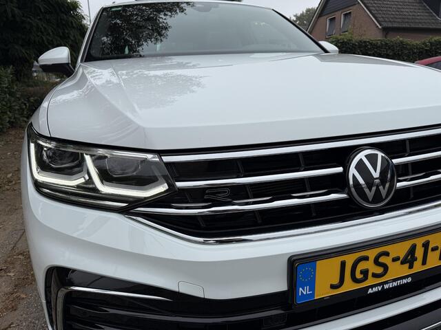 Volkswagen TIGUAN 1.5 TSI 150PK DSG 3xR-LineoPanooTrekhaak