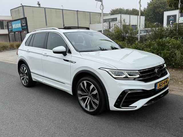 Volkswagen TIGUAN 1.5 TSI 150PK DSG 3xR-LineoPanooTrekhaak