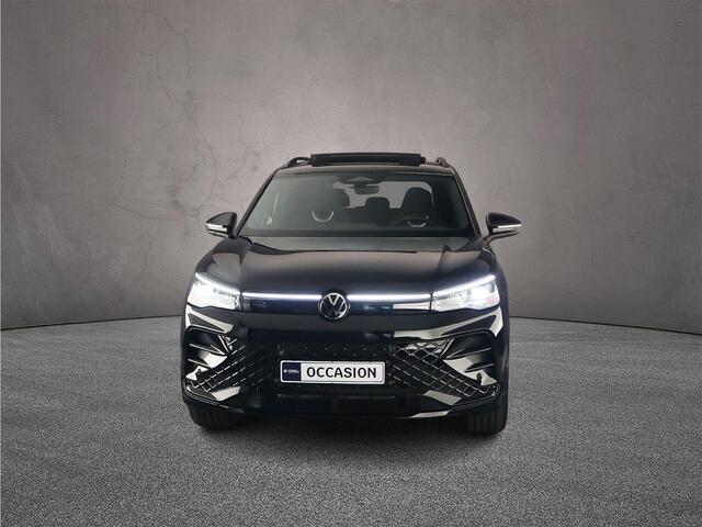 Volkswagen TIGUAN R-Line Edition 1.5 TSI eHybrid 272pk DSG Automaat Trekhaak, Black Style, Panoramadak, Adaptive cruise control, Elektrische achterklep