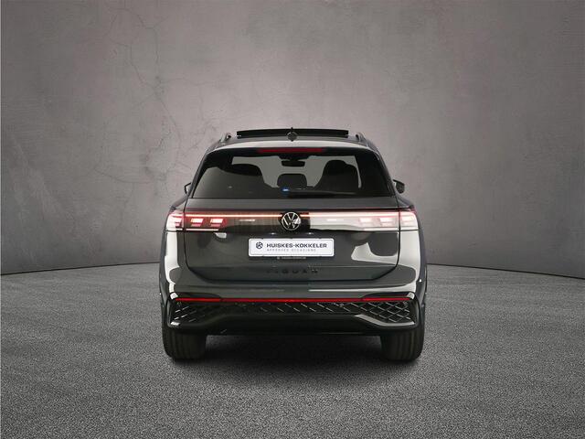 Volkswagen TIGUAN R-Line Edition 1.5 TSI eHybrid 272pk DSG Automaat Trekhaak, Panoramadak, Adaptive cruise control, Black Style, Achteruitrijcamera, Elektrische achterklep