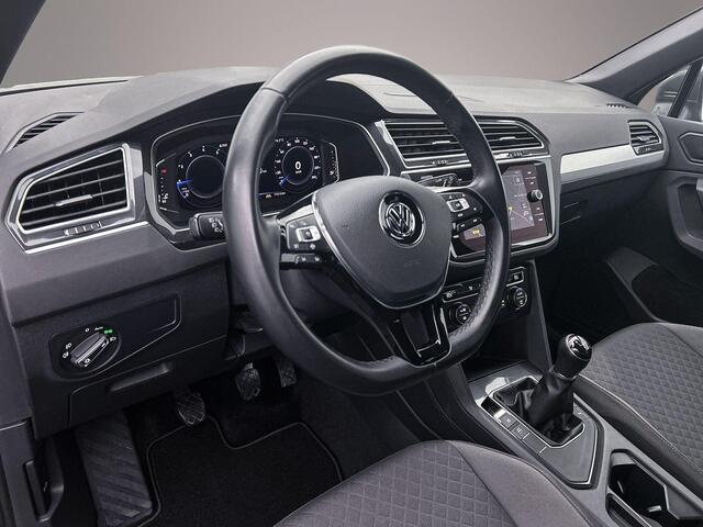 Volkswagen TIGUAN Comfortline Business R 1.5 TSI 130pk Adaptive cruise control, Elektrische achterklep, LED koplampen, Navigatie, Parkeersensoren, App connect