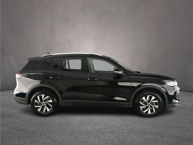Volkswagen TIGUAN Life Edition 1.5 eTSI 150pk DSG Automaat Trekhaak, Adaptive cruise control, Achteruitrijcamera, Elektrische achterklep, Navigatie, Parkeersensoren