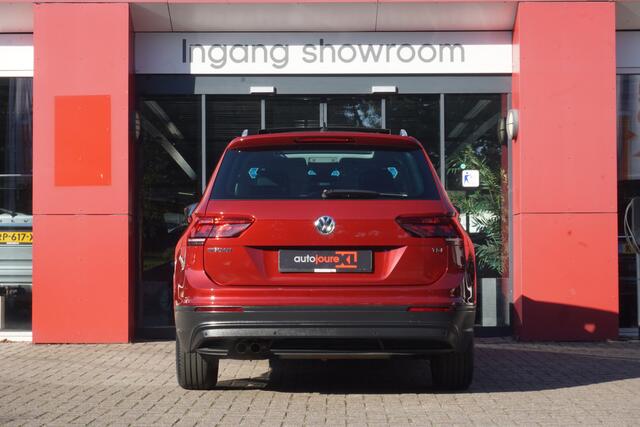 Volkswagen TIGUAN 1.4 TSI Comfortline Business | Origineel NL | Panoramadak | Trekhaak | ACC | PDC | Navigatie |