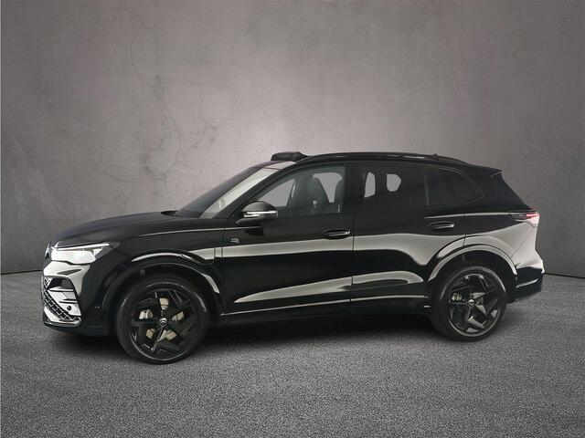 Volkswagen TIGUAN R-Line Edition 1.5 TSI eHybrid 272pk DSG Automaat Black Style, Trekhaak, Panoramadak, Adaptive cruise control, Achteruitrijcamera