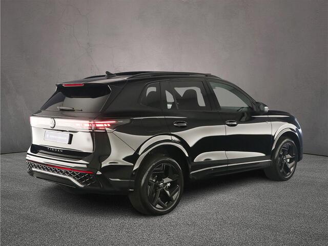 Volkswagen TIGUAN R-Line Edition 1.5 TSI eHybrid 272pk DSG Automaat Black Style, Trekhaak, Panoramadak, Adaptive cruise control, Achteruitrijcamera
