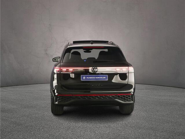 Volkswagen TIGUAN R-Line Edition 1.5 TSI eHybrid 272pk DSG Automaat Black Style, Trekhaak, Panoramadak, Adaptive cruise control, Achteruitrijcamera, Elektrische achterklep
