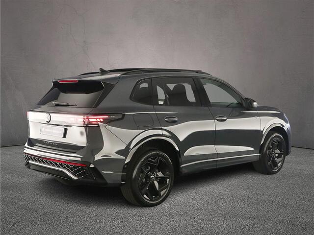 Volkswagen TIGUAN R-Line Edition 1.5 TSI eHybrid 272pk DSG Automaat Trekhaak, Panoramadak, Black Style, Adaptive cruise control, Elektrische achterklep