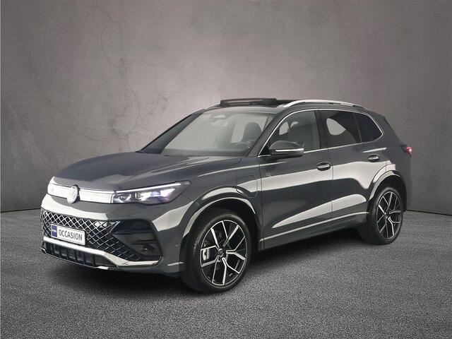 Volkswagen TIGUAN R-Line Edition 1.5 TSI eHybrid 272pk DSG Automaat Trekhaak, Panoramadak, Adaptive cruise control, Achteruitrijcamera, Navigatie, Elektrische achterklep