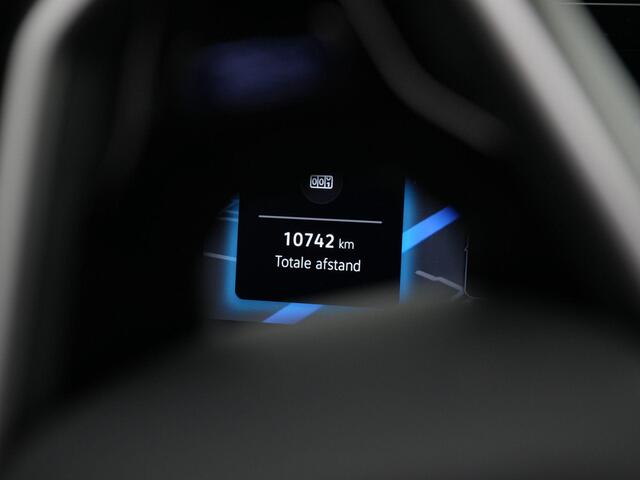 Volkswagen TIGUAN 1.5 eHybrid 204 pk DSG R-Line Edition | Panoramadak | Trekhaak | Adaptief onderstel | Achteruitrijcamera | Stuur-/stoelverwarming