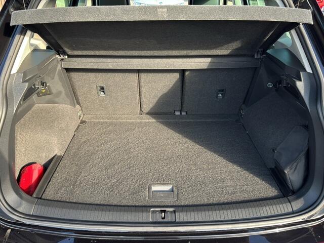 Volkswagen TIGUAN 1.5 TSI DSG ELEGANCE PANO-DAK/TREKHAAK/ACC/PDC/STOELVERW