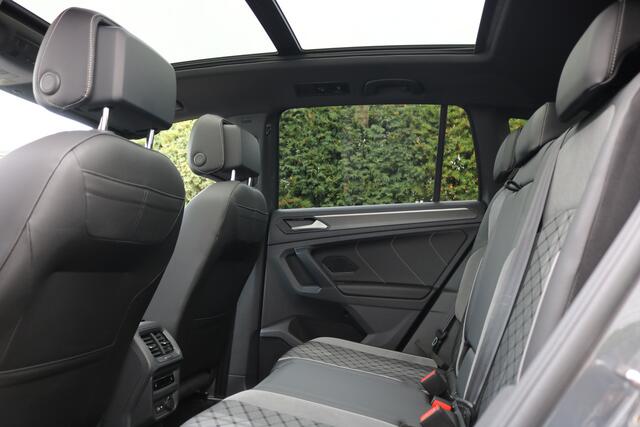 Volkswagen TIGUAN 1.4 TSI eHybrid R-Line Black Style 245PK (Panodak Sportinterieur VirtualCockpit ACC Carplay Keyless Camera IQ-Light 20InchLMV PrivacyGlass)