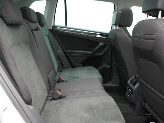 Volkswagen TIGUAN TSI eHybrid Elegance Plug In Hybrid 266pk PHEV | Panodak | Head Up | Adaptive Cruise | Alcantara Sportstoelen Massage & Verwarmd | Pilot Assist | Apple Carplay | Blis | Navigatie | Virtual | DAB |