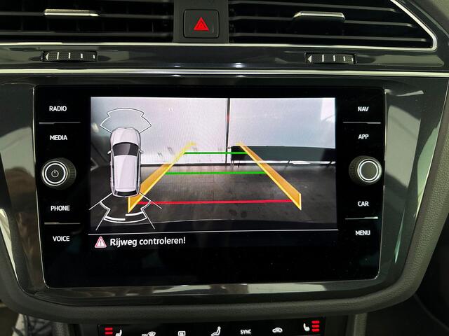 Volkswagen TIGUAN 1.4 245pk TSI eHybrid R-Line Business+ Verwarmbaar stuurwiel | Panoramisch schuif-, kanteldak | Koplampverlichting LED 'Matrix' (IQ.Light)