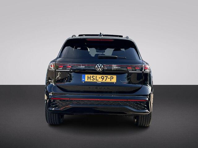 Volkswagen TIGUAN 1.5 eHybrid R-Line Edition 204PK PHEV | Verlengde garantie | Panorama dak | Trekhaak | Black Style | Matrix koplampen | Assistance pakket plus |