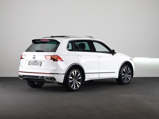 Volkswagen TIGUAN 1.4 TSI eHybrid R-Line Business 245PK PHEV | Panorama dak | Trekhaak wegklapbaar | Assistentie pakket | Head up display | Parkeercamera |