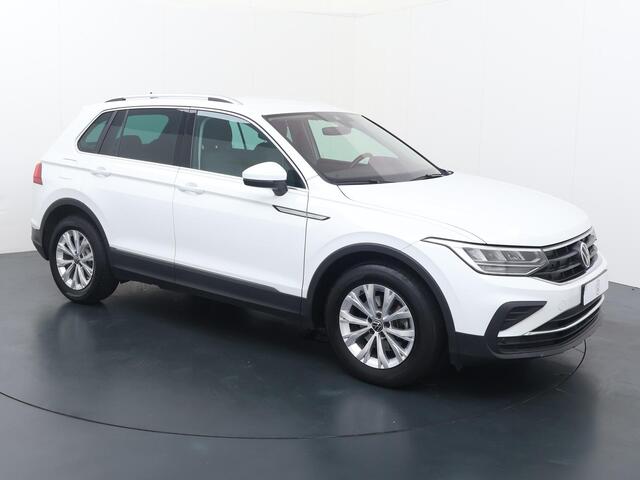 Volkswagen TIGUAN 1.5 TSI Life | 130 PK | Navigatiesysteem | Achteruitrijcamera | LED verlichting |