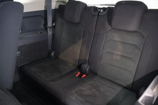 Volkswagen TIGUAN 1.5 TSI Business | Automaat | 7-persoons | Trekhaak | Panoramada