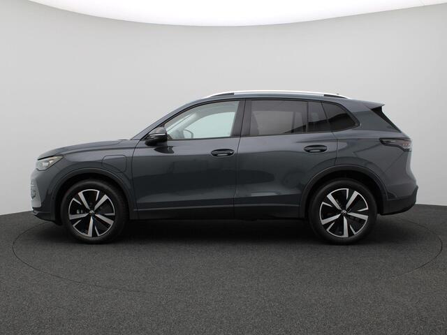 Volkswagen TIGUAN 1.5 eHybrid Life Edition Trekhaak, 19" LM Velgen, Keyless, Achteruitrijcamera, Side Assist, Navi via Apple Carplay/Android Auto, Adaptieve Cruise Control, Stoel-Stuurverwarming, Elektr. Achterklep