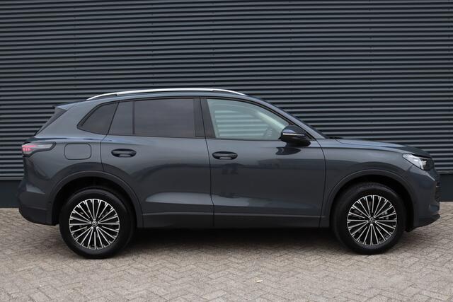 Volkswagen TIGUAN 1.5 eHybrid 204pk Edition Pano/IQ.Light/Keyless/Camera/ACC/DCC/Elek. klep/Dodehoek/trekhaak wegkl.