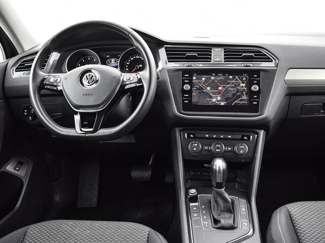 Volkswagen TIGUAN Allspace 1.5 TSI 150pk DSG Comfortline Business 7p. · Apple/Android Car Play · Elek. Trekhaak · 7.Persoons · Elek. Achterklep · Navigatie · 17'' Inch ·