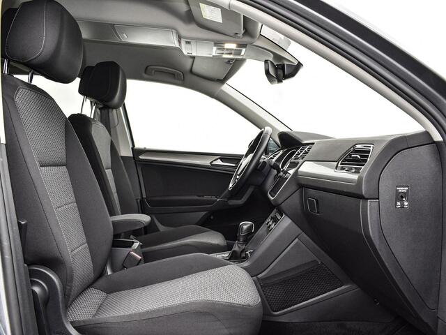 Volkswagen TIGUAN Allspace 1.5 TSI 150pk DSG Comfortline Business 7p. · Apple/Android Car Play · Elek. Trekhaak · 7.Persoons · Elek. Achterklep · Navigatie · 17'' Inch ·