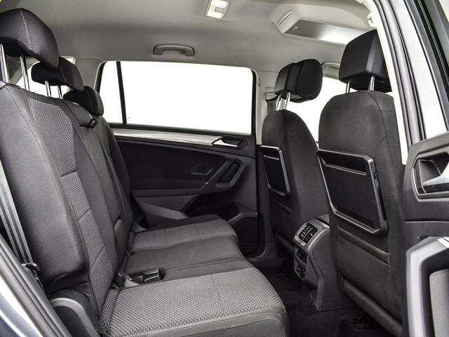 Volkswagen TIGUAN Allspace 1.5 TSI 150pk DSG Comfortline Business 7p. · Apple/Android Car Play · Elek. Trekhaak · 7.Persoons · Elek. Achterklep · Navigatie · 17'' Inch ·