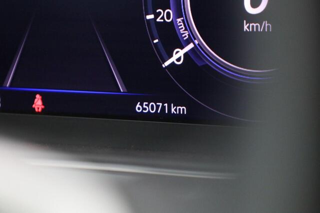 Volkswagen TIGUAN 1.4 TSI eHybrid 245 pk DSG Elegance | Panoramadak | Trekhaak | IQ Light | Achteruitrijcamera | Standkachel | Adaptive Cruise | Park Assist | Sportstoelen | 20 inch