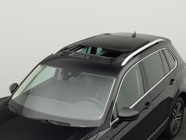Volkswagen TIGUAN 1.4 TSI eHybrid 245 pk DSG Elegance | Panoramadak | Trekhaak | IQ Light | Achteruitrijcamera | Standkachel | Adaptive Cruise | Park Assist | Sportstoelen | 20 inch