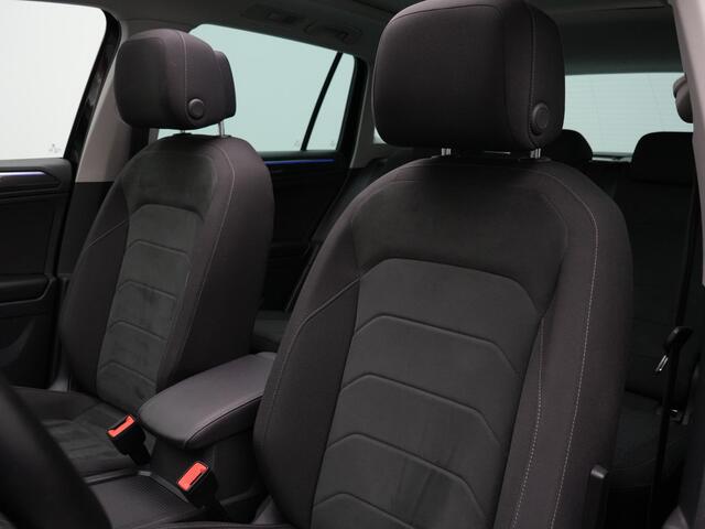 Volkswagen TIGUAN 1.4 TSI eHybrid 245 pk DSG Elegance | Panoramadak | Trekhaak | IQ Light | Achteruitrijcamera | Standkachel | Adaptive Cruise | Park Assist | Sportstoelen | 20 inch