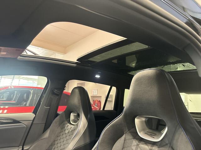 Volkswagen TIGUAN 1.5 204pk DSG eHybrid R-Line Edition · Apple/Android Car Play · Massage · Elek. Trekhaak · Panoramadak · Elek. Achterklep · 20'' Inch · Garantie t/m 29-06-2029 of 100.000km