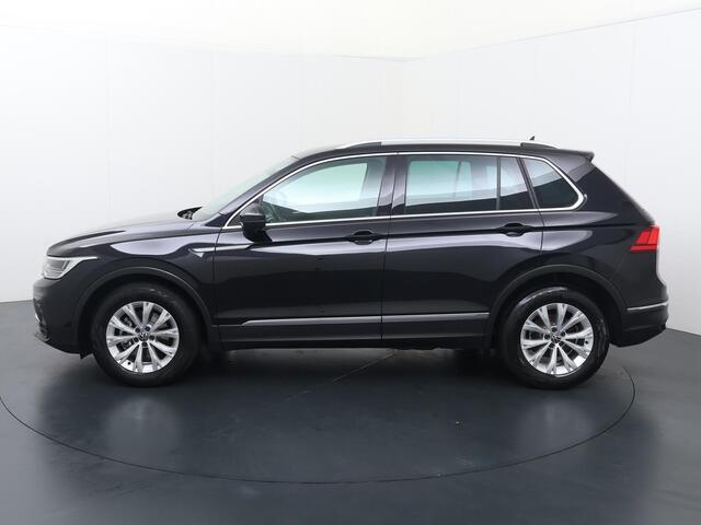 Volkswagen TIGUAN 1.5 TSI Life | 130 PK | Navigatiesysteem | Voorstoelen verwarmd | LED verlichting | Achteruitrijcamera |