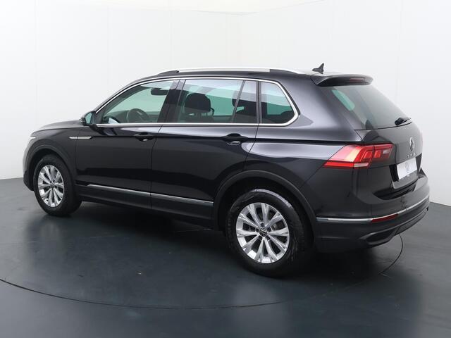 Volkswagen TIGUAN 1.5 TSI Life | 130 PK | Navigatiesysteem | Voorstoelen verwarmd | LED verlichting | Achteruitrijcamera |