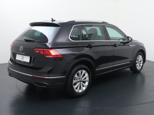 Volkswagen TIGUAN 1.5 TSI Life | 130 PK | Navigatiesysteem | Voorstoelen verwarmd | LED verlichting | Achteruitrijcamera |