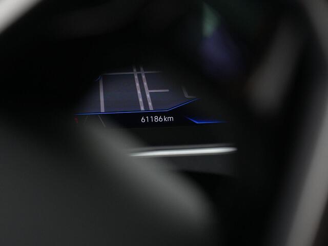 Volkswagen TIGUAN 1.4 TSI eHybrid 245 pk DSG R-Line Business+ | Panoramadak | Trekhaak | Adaptief onderstel | Head-up display | IQ Light | Stuur-/stoelverwarming