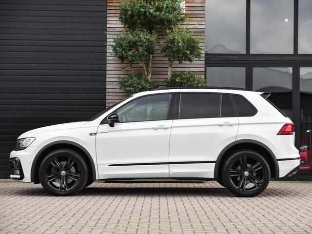 Volkswagen TIGUAN 2.0 TSI 4Motion Highline Business R / Wegklapbare Trekhaak / Panoromadak / Stoelverwarming voor / Achteruitrijcamera