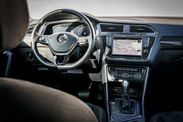 Volkswagen TIGUAN 2.0 TDi Automaat Highline I Org. Trehkaak I Virtual Cockpit I Camera I 18 inch. LMV