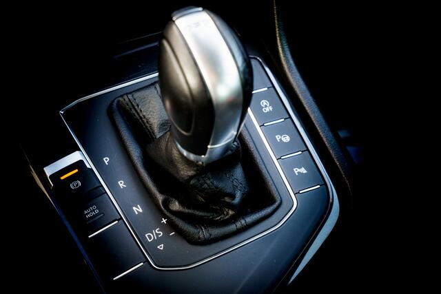 Volkswagen TIGUAN 2.0 TDi Automaat Highline I Org. Trehkaak I Virtual Cockpit I Camera I 18 inch. LMV