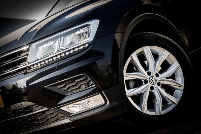 Volkswagen TIGUAN 2.0 TDi Automaat Highline I Org. Trehkaak I Virtual Cockpit I Camera I 18 inch. LMV