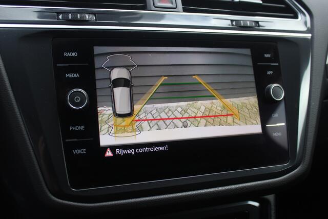 Volkswagen TIGUAN Allspace 1.5 TSI Life Business - 7 PERSOONS - PANODAK - TREKHAAK - VIRT. COCKPIT -