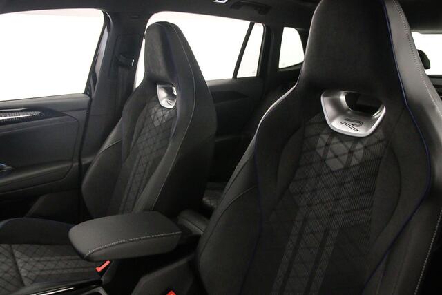 Volkswagen TIGUAN R-Line Edition 1.5 eHybrid 272pk DSG Automaat Trekhaak, Panoramadak, Elektrische achterklep, Achteruitrijcamera, Adaptive cruise control